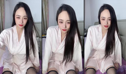 独居妈妈，两个孩子睡了，播一会