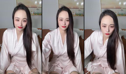 独居妈妈，两个孩子睡了，播一会