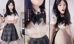 小桃子.正在直播