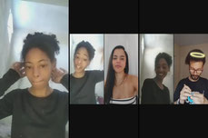 ouvindo música e conversando